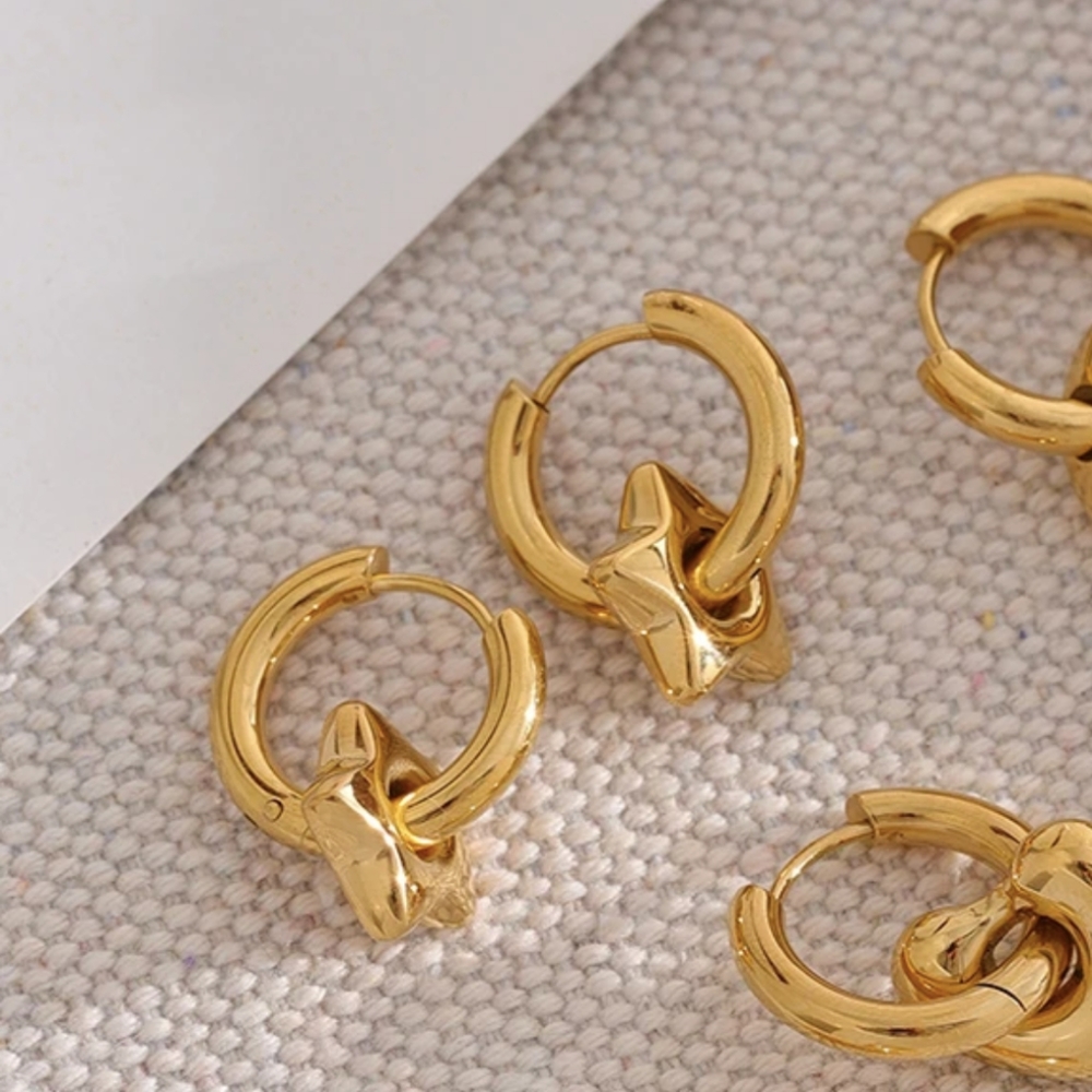 18k y2k chunky star huggie hoops